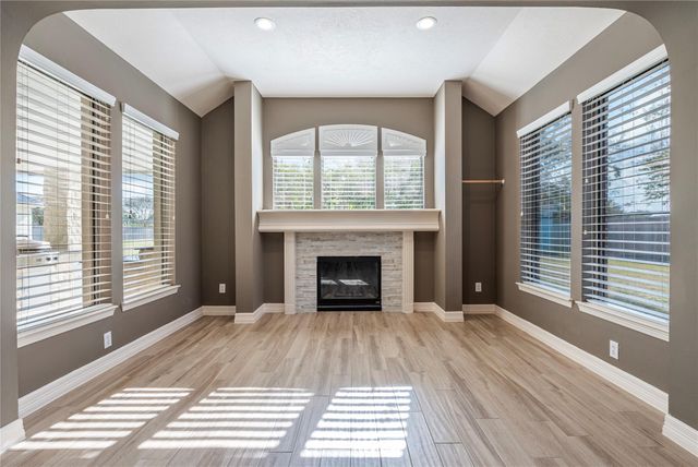 3913 Summer Manor Drive, League City, TX 77573