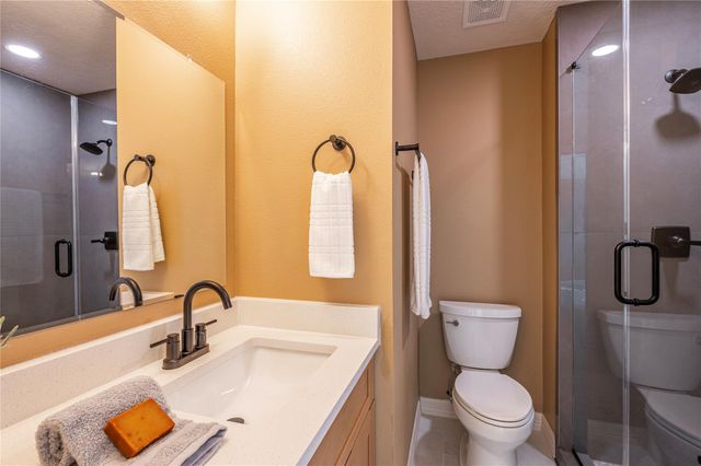 3913 Summer Manor Drive, League City, TX 77573