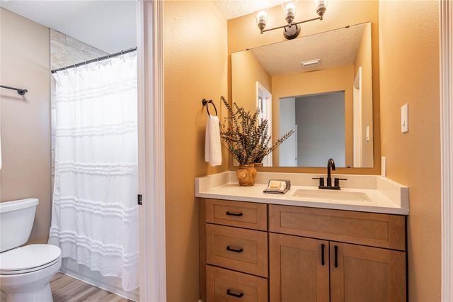 3913 Summer Manor Drive, League City, TX 77573