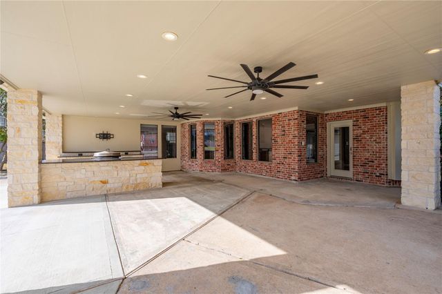 3913 Summer Manor Drive, League City, TX 77573