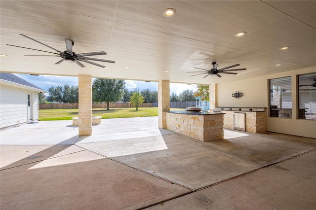 3913 Summer Manor Drive, League City, TX 77573