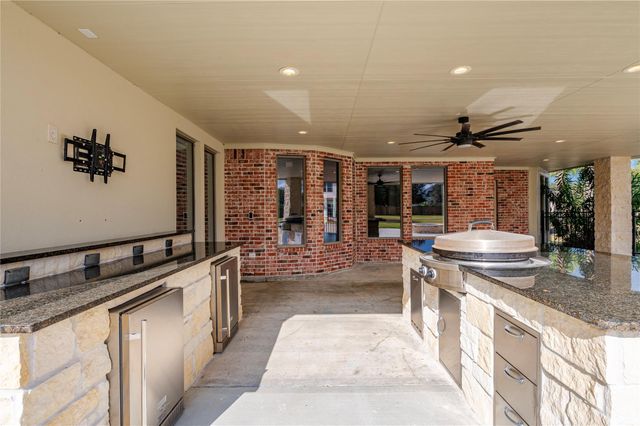 3913 Summer Manor Drive, League City, TX 77573