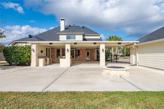 3913 Summer Manor Drive, League City, TX 77573