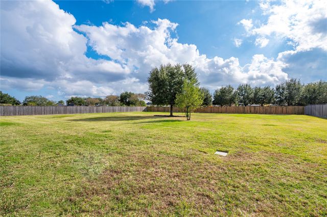 3913 Summer Manor Drive, League City, TX 77573