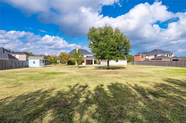 3913 Summer Manor Drive, League City, TX 77573