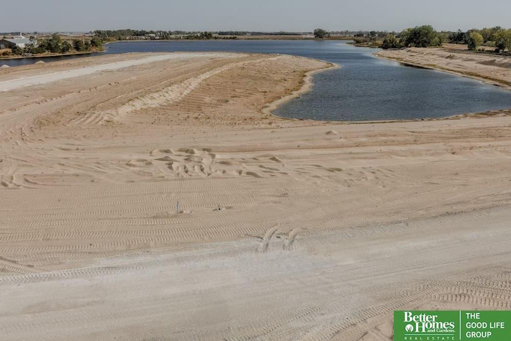 2424 Juneberry Road, Fremont, NE 68025