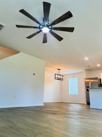 470 Moonlight Graham Blvd, Ward, AR 72176