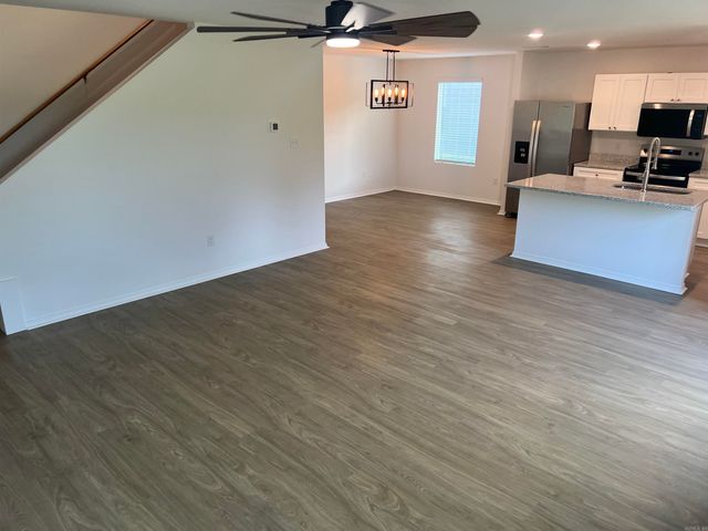 470 Moonlight Graham Blvd, Ward, AR 72176