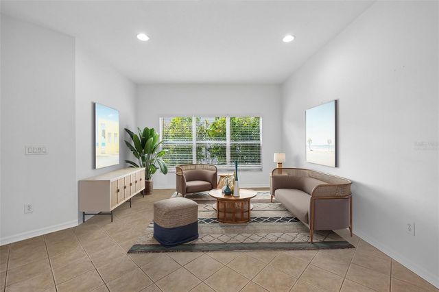 1810 MIRA LAGO CIRCLE, Ruskin, FL 33570