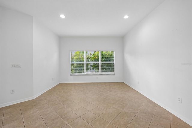 1810 MIRA LAGO CIRCLE, Ruskin, FL 33570