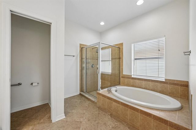 1810 MIRA LAGO CIRCLE, Ruskin, FL 33570