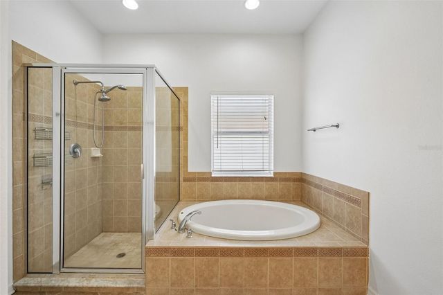 1810 MIRA LAGO CIRCLE, Ruskin, FL 33570