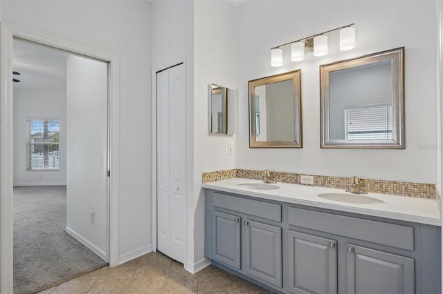 1810 MIRA LAGO CIRCLE, Ruskin, FL 33570