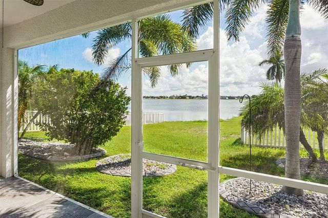 1810 MIRA LAGO CIRCLE, Ruskin, FL 33570