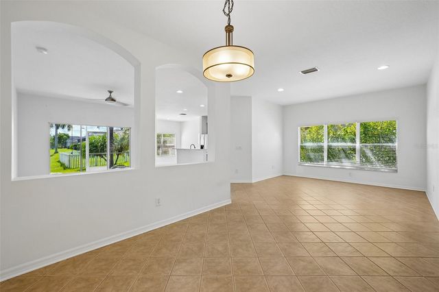 1810 MIRA LAGO CIRCLE, Ruskin, FL 33570