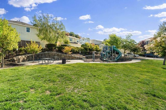 663 663 Falling Star Drive, Martinez, CA 94553