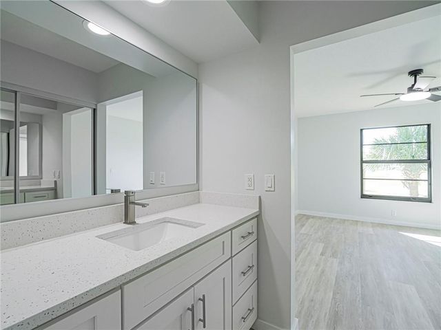 26 Plantation Drive 202, Vero Beach, FL 32966