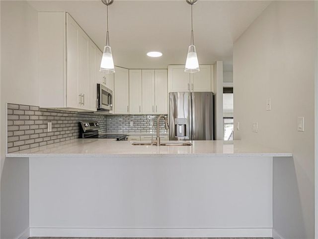 26 Plantation Drive 202, Vero Beach, FL 32966