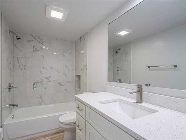 26 Plantation Drive 202, Vero Beach, FL 32966