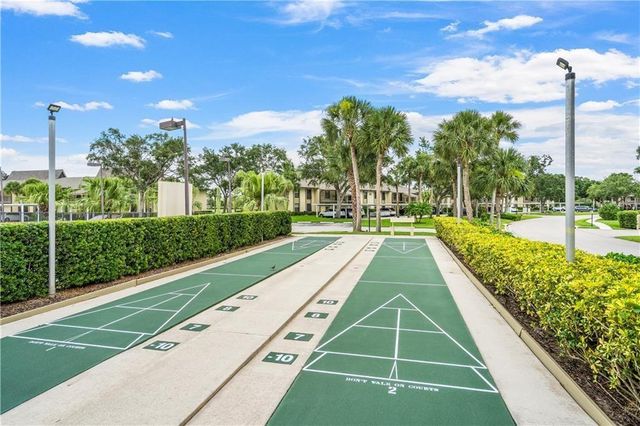 26 Plantation Drive 202, Vero Beach, FL 32966