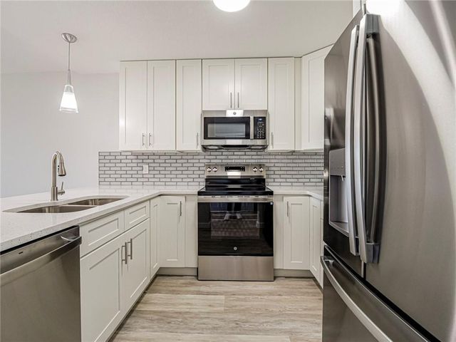 26 Plantation Drive 202, Vero Beach, FL 32966