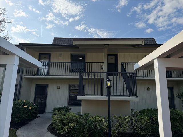 26 Plantation Drive 202, Vero Beach, FL 32966