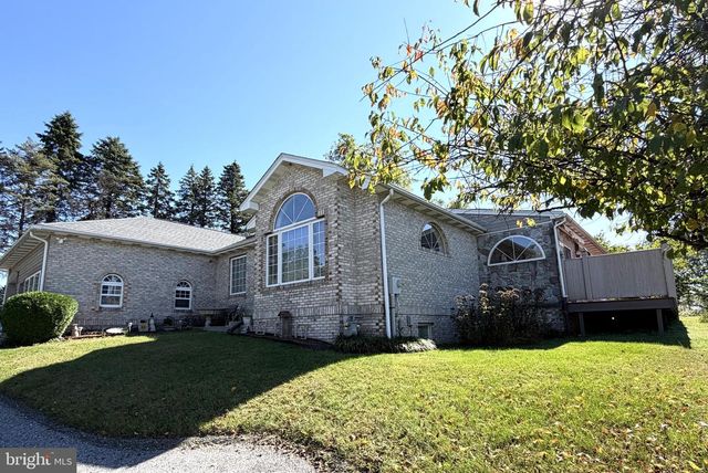 950 CAPE HORN RD, York, PA 17402