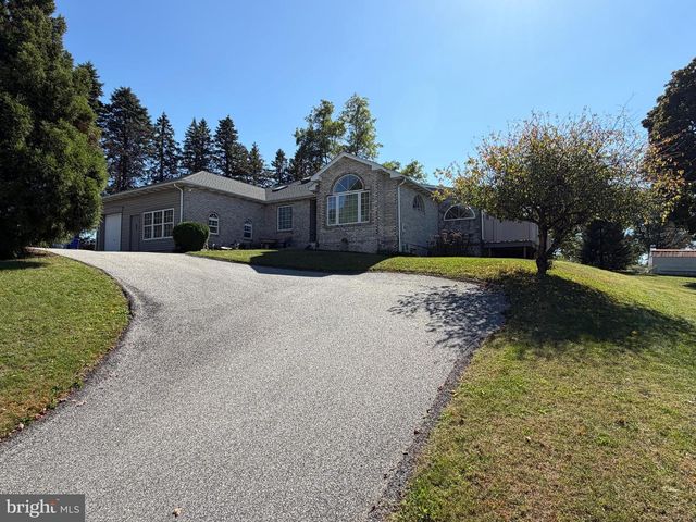 950 CAPE HORN RD, York, PA 17402