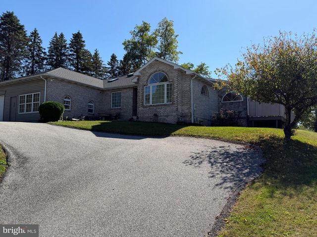 950 CAPE HORN RD, York, PA 17402