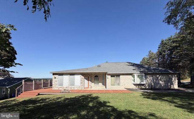 950 CAPE HORN RD, York, PA 17402
