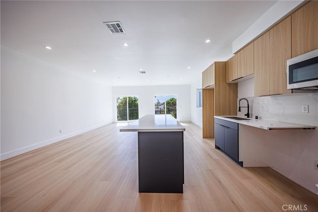 1332 S Longwood Avenue 1, Los Angeles, CA 90019