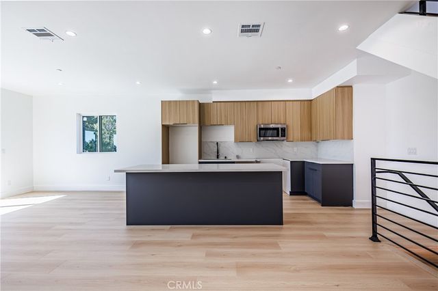 1332 S Longwood Avenue 1, Los Angeles, CA 90019