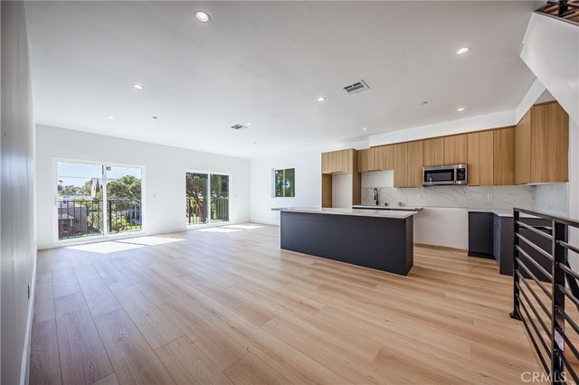 1332 S Longwood Avenue 1, Los Angeles, CA 90019