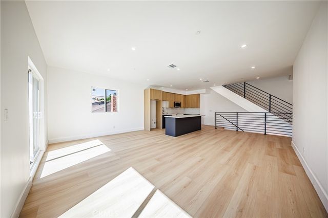 1332 S Longwood Avenue 1, Los Angeles, CA 90019