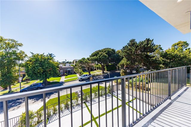 1332 S Longwood Avenue 1, Los Angeles, CA 90019
