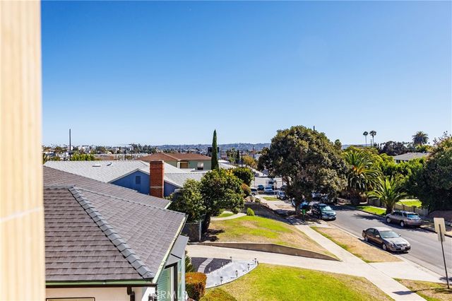 1332 S Longwood Avenue 1, Los Angeles, CA 90019