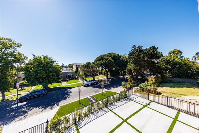 1332 S Longwood Avenue 1, Los Angeles, CA 90019
