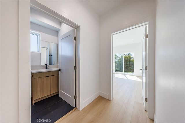 1332 S Longwood Avenue 1, Los Angeles, CA 90019