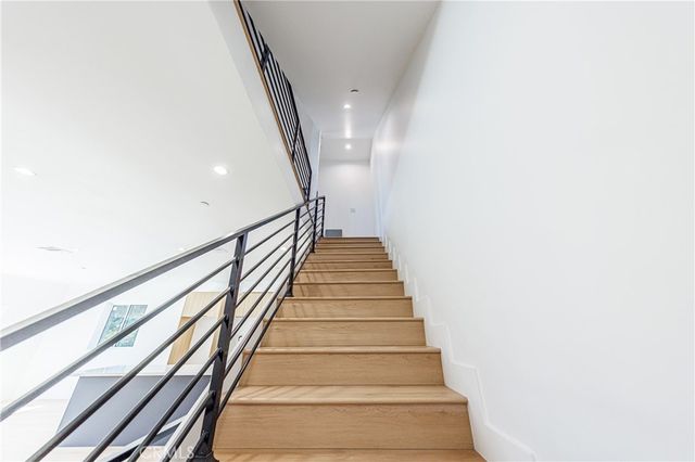 1332 S Longwood Avenue 1, Los Angeles, CA 90019