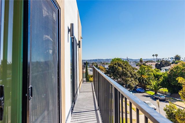 1332 S Longwood Avenue 1, Los Angeles, CA 90019