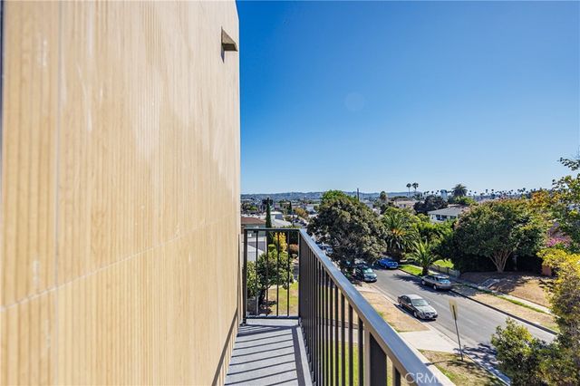 1332 S Longwood Avenue 1, Los Angeles, CA 90019