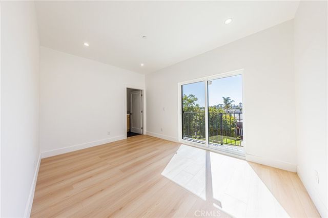 1332 S Longwood Avenue 1, Los Angeles, CA 90019