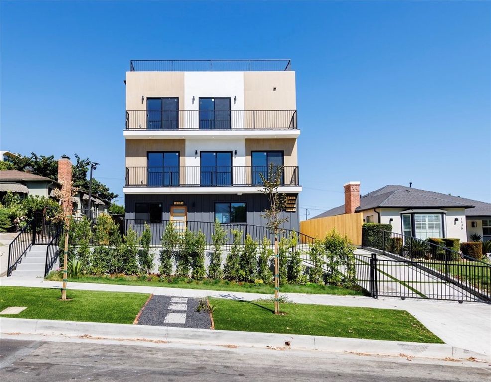 1332 S Longwood Avenue 1, Los Angeles, CA 90019