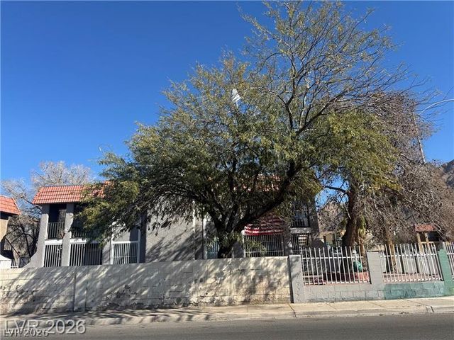 2185 Exeter Drive, Las Vegas, NV 89156