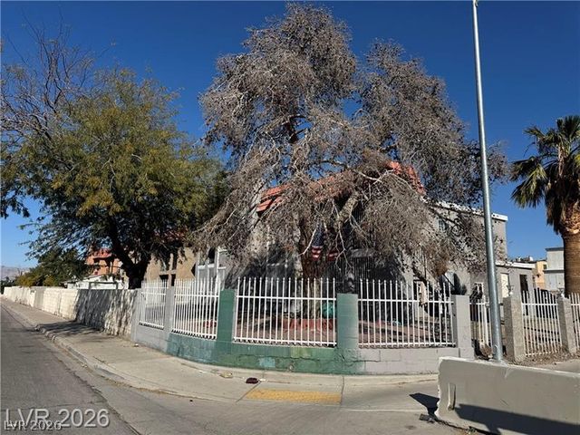 2185 Exeter Drive, Las Vegas, NV 89156