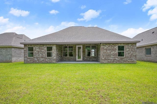 18725 Seabiscuit Ln, Zachary, LA 70791