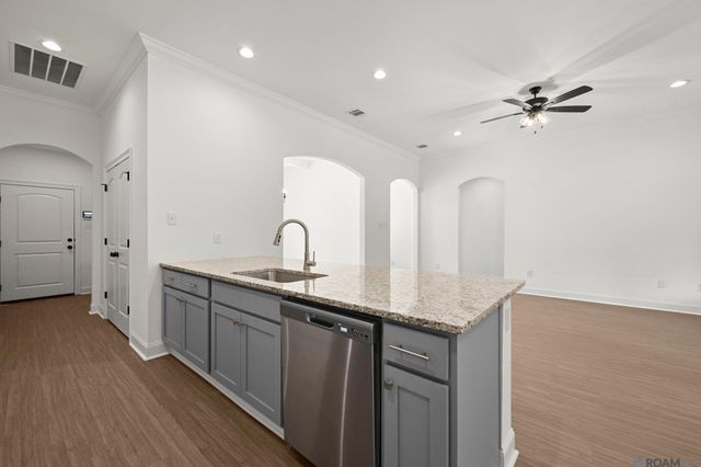 18725 Seabiscuit Ln, Zachary, LA 70791