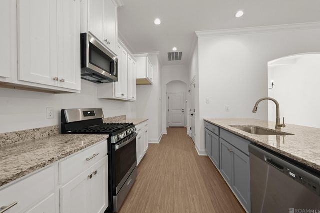 18725 Seabiscuit Ln, Zachary, LA 70791