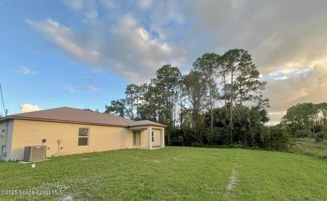 960 Happiness Avenue SW, Palm Bay, FL 32908