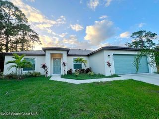 960 Happiness Avenue SW, Palm Bay, FL 32908